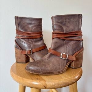 ✨LAST CHANCe✨ FREE PEOPLE Brown Leather Ankle Boots